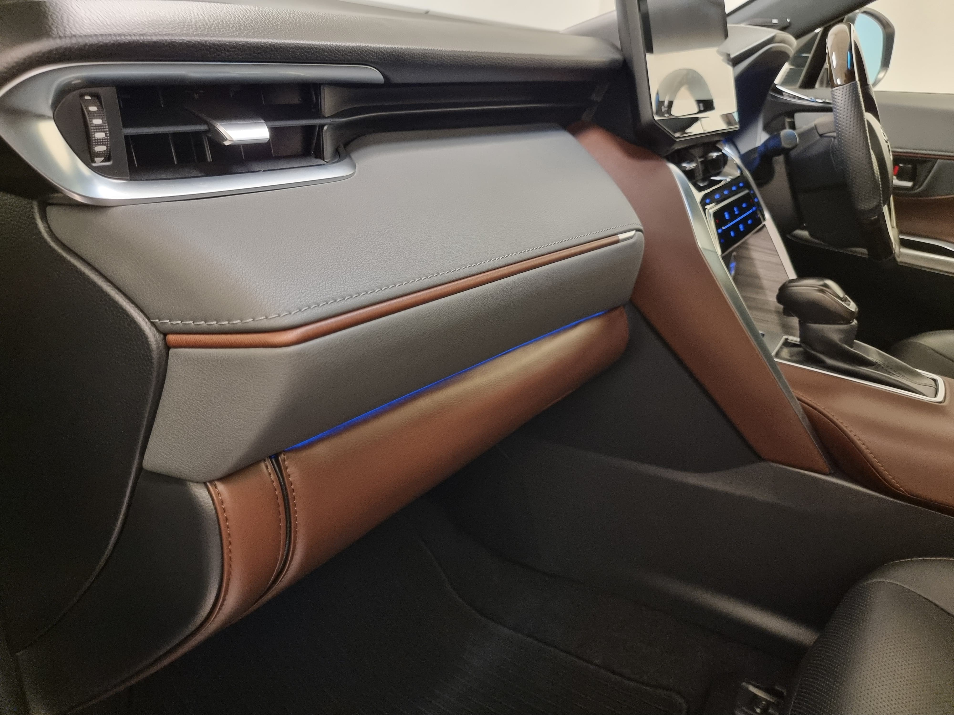 Toyota Harrier Hybrid